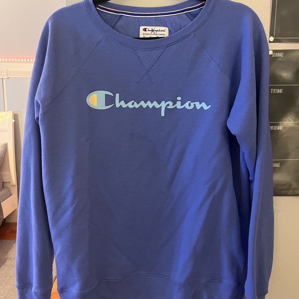 Woman’s Champion Cewneck. Blue/purple. gently worn.
